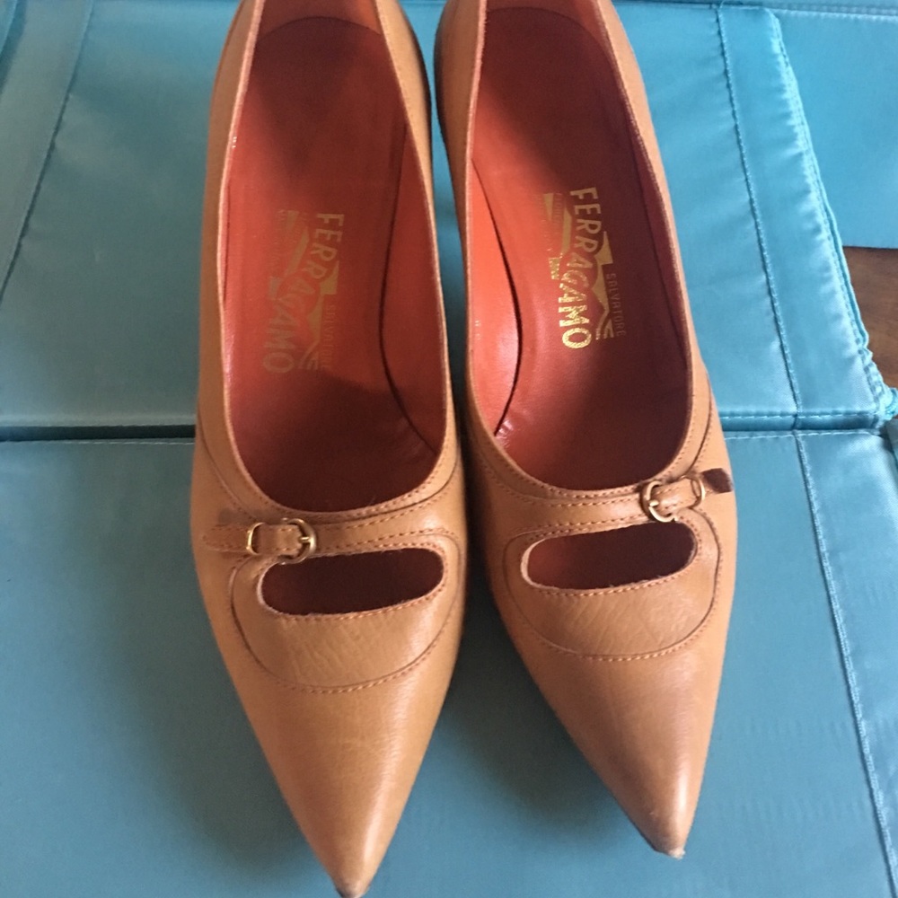 Ferragamo Kitten Heel Pumps, Saddle Color